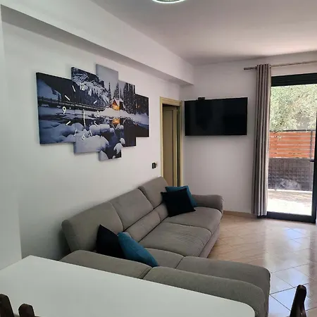 1 By Ceni Apartment